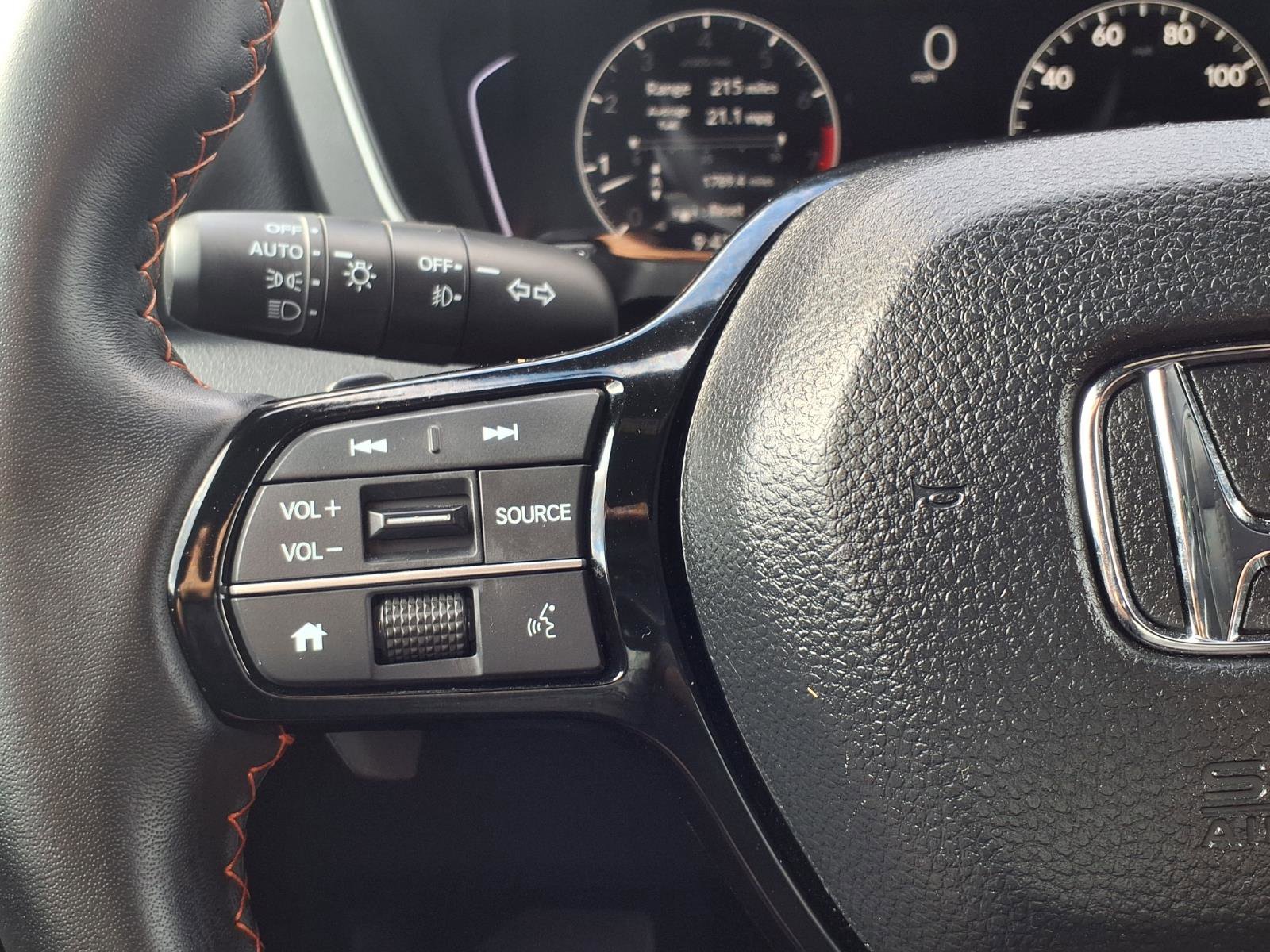 Certified 2025 Honda Pilot Sport image 15