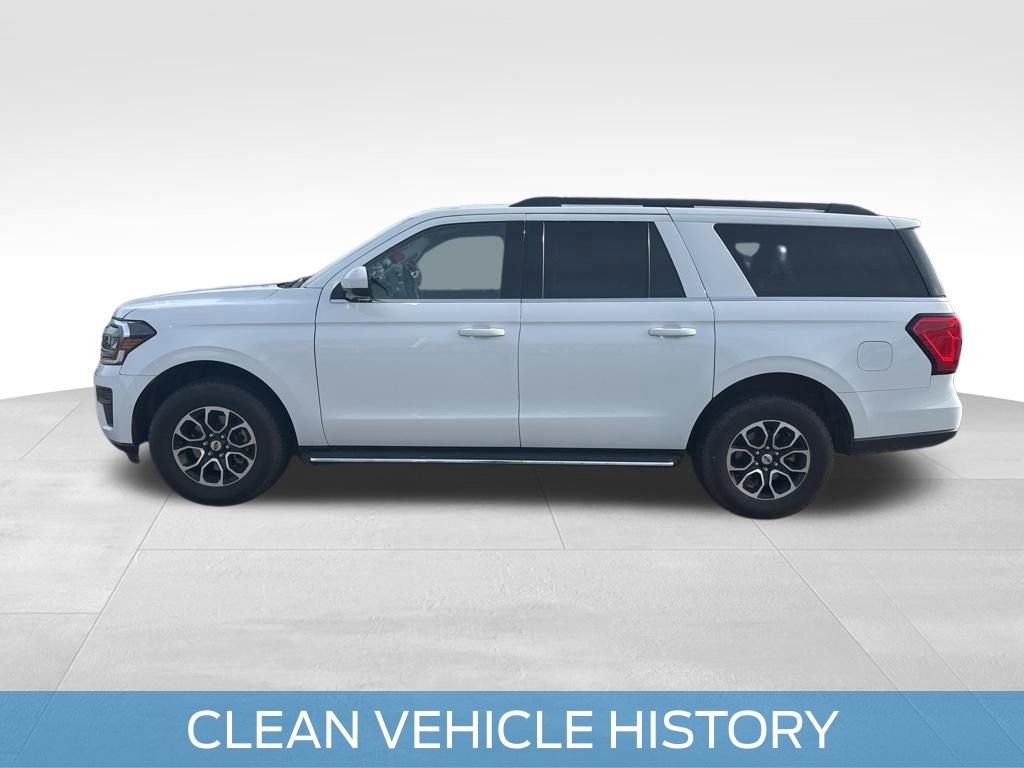 Used 2023 Ford Expedition Max XLT image 3