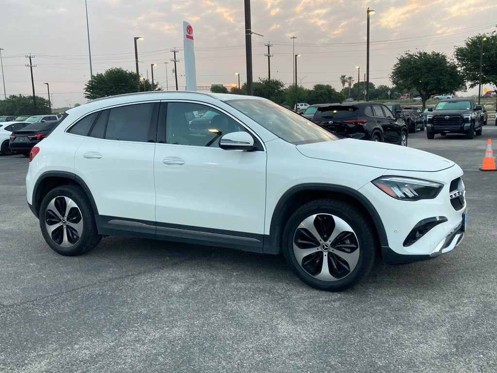 Used 2025 Mercedes-Benz GLA 250 image 2