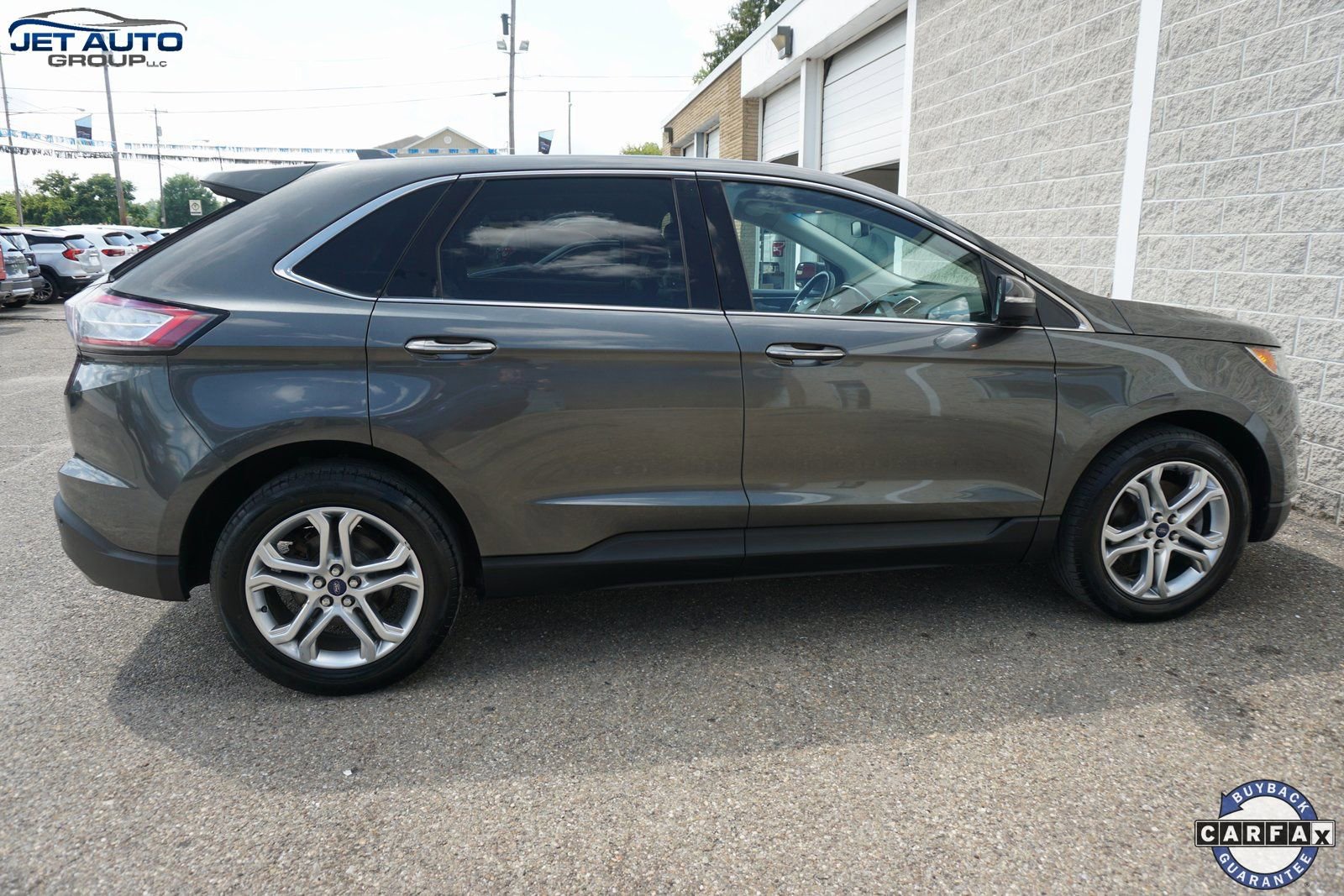 Used 2018 Ford Edge Titanium image 12