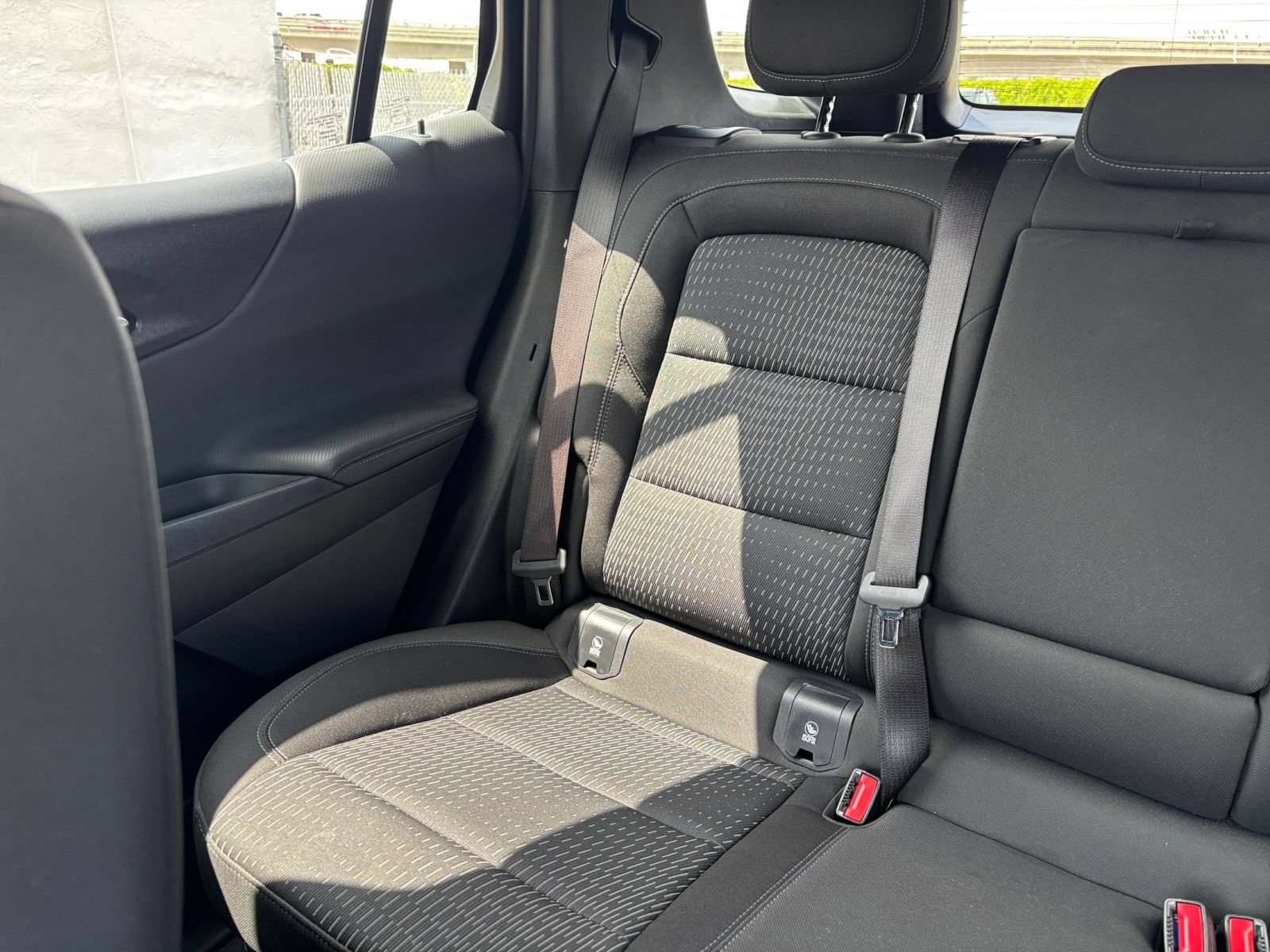 Used 2025 Chevrolet Equinox LT FWD image 39