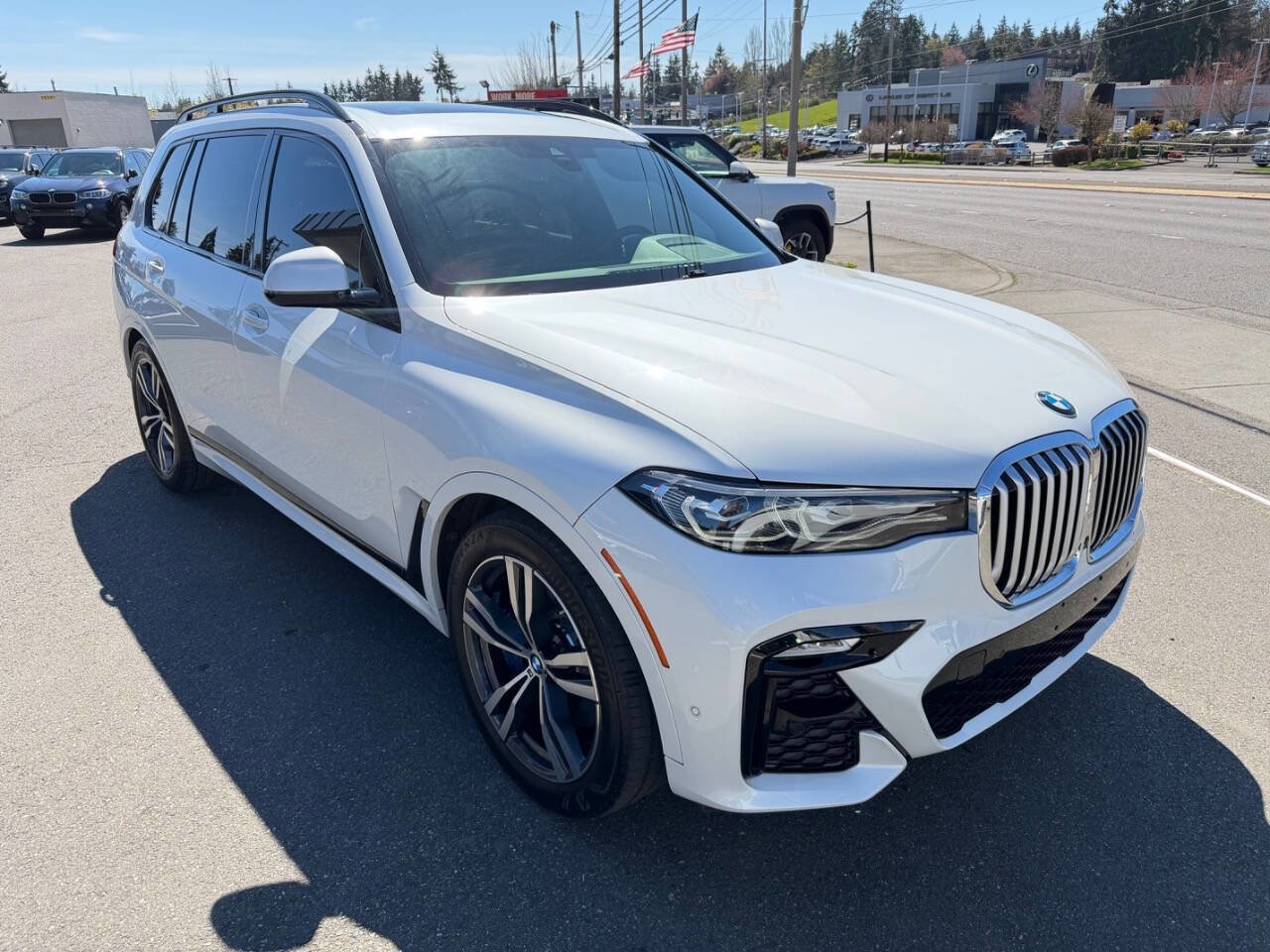 Used 2021 BMW X7 xDrive40i w/ M Sport Package image 11