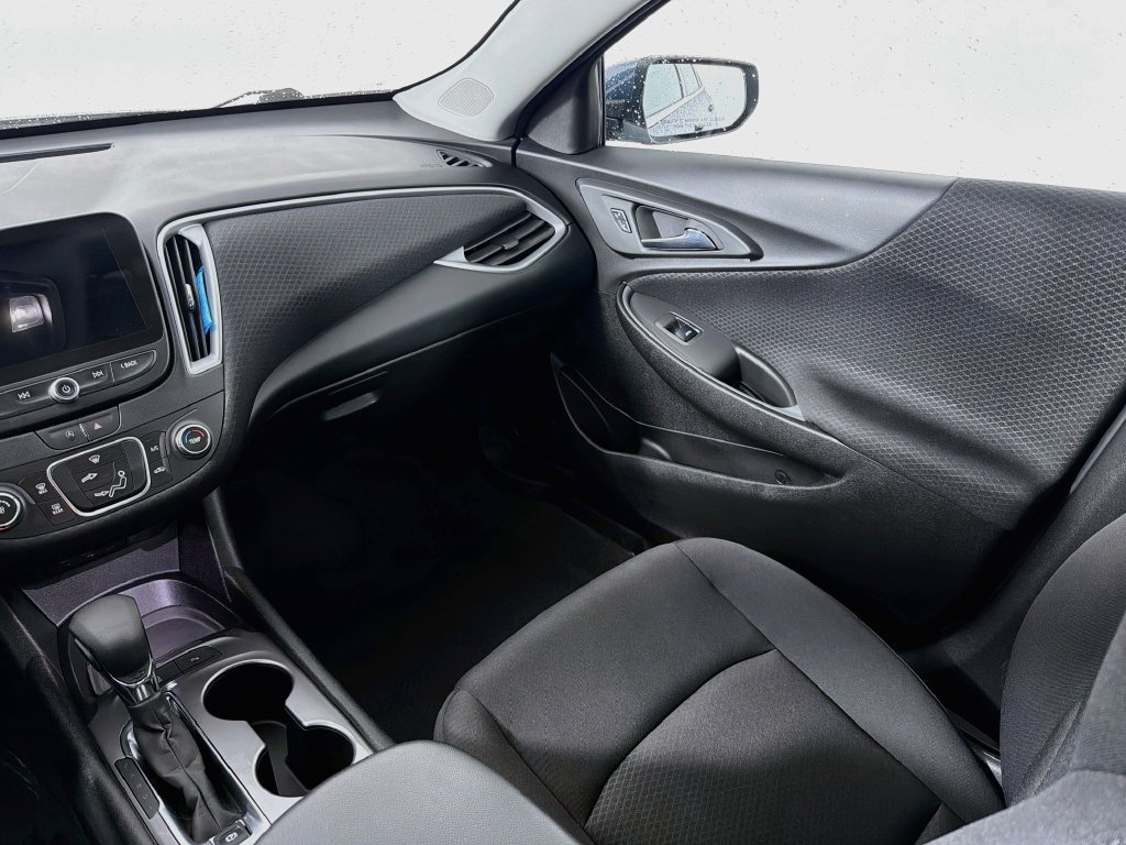 Used 2025 Chevrolet Malibu LS FWD image 22