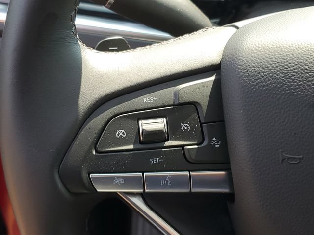 Certified 2025 Cadillac XT6 Luxury FWD image 17