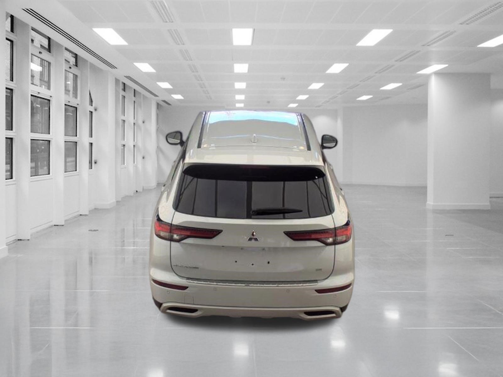 Used 2023 Mitsubishi Outlander SE FWD image 5