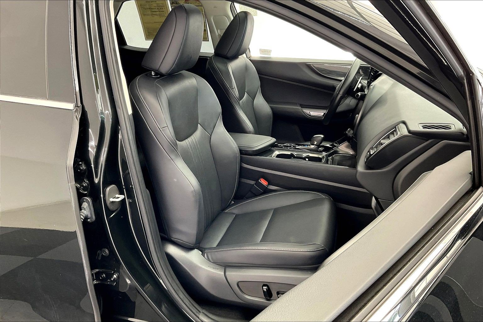 Used 2024 Lexus NX 350h AWD image 6