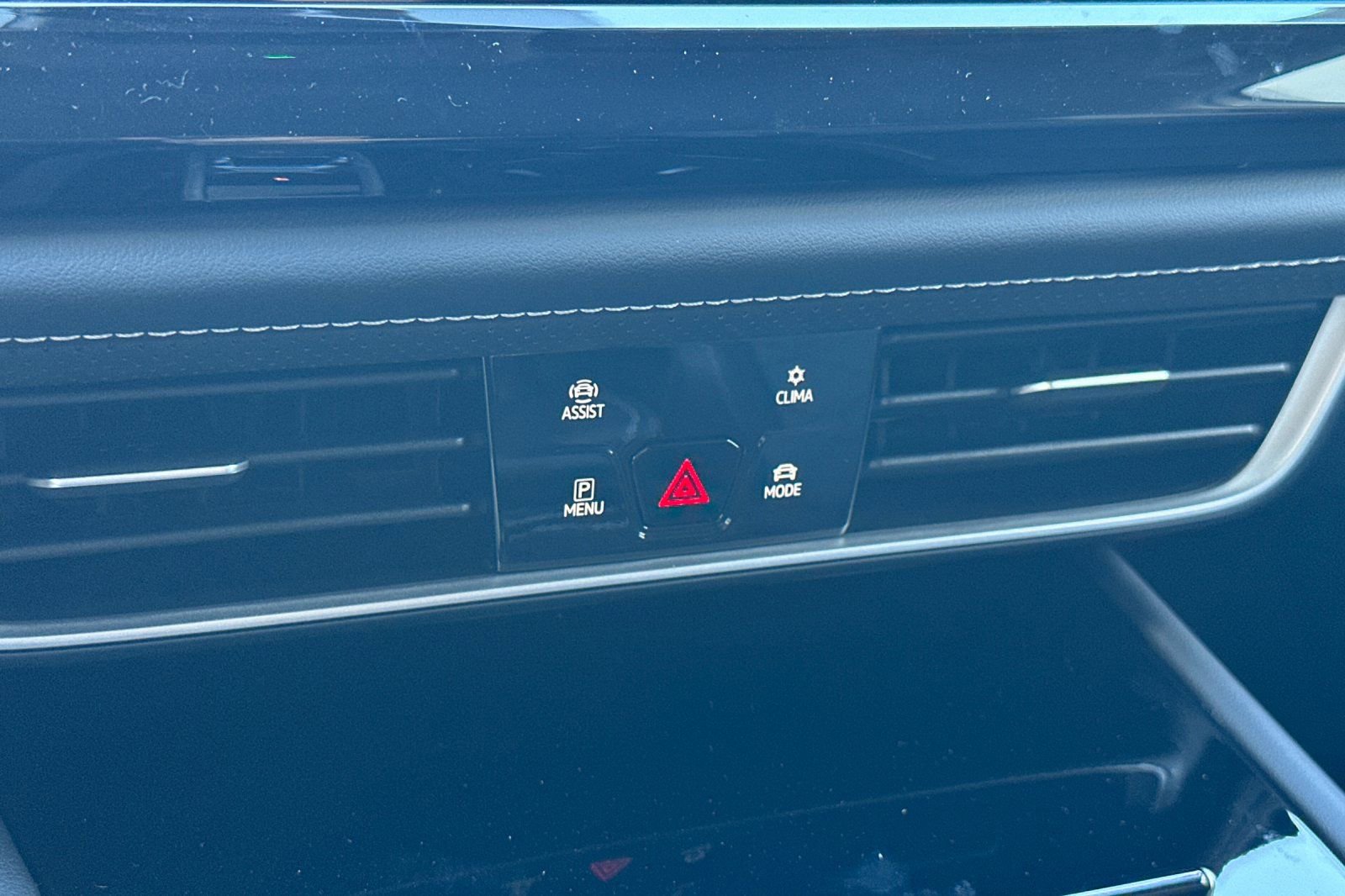 New 2026 Volkswagen Atlas SE image 20