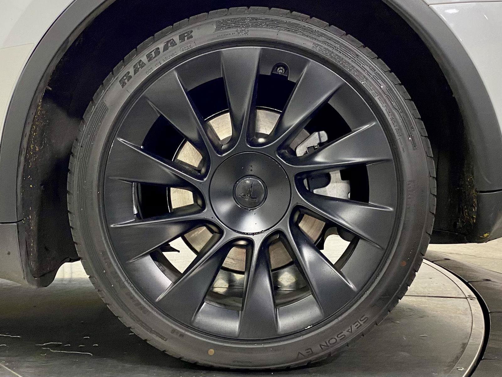 Used 2023 Tesla Model Y Long Range AWD/4WD image 11