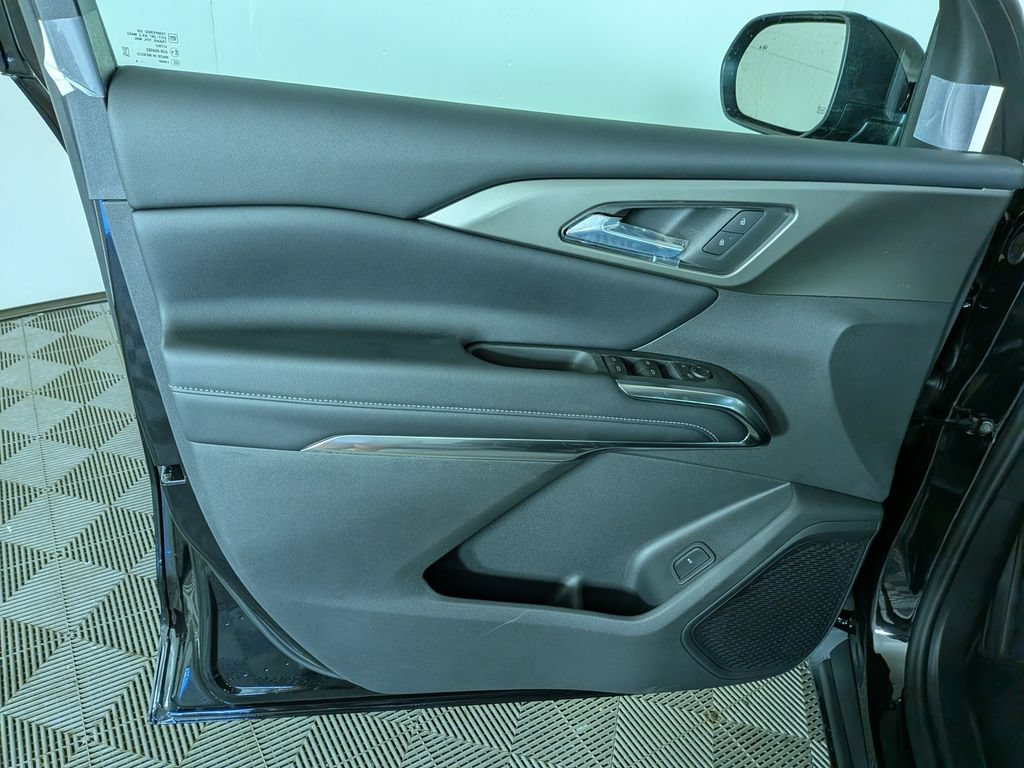 New 2026 Chevrolet Traverse LT w/ Driver Confidence Package AWD/4WD image 15