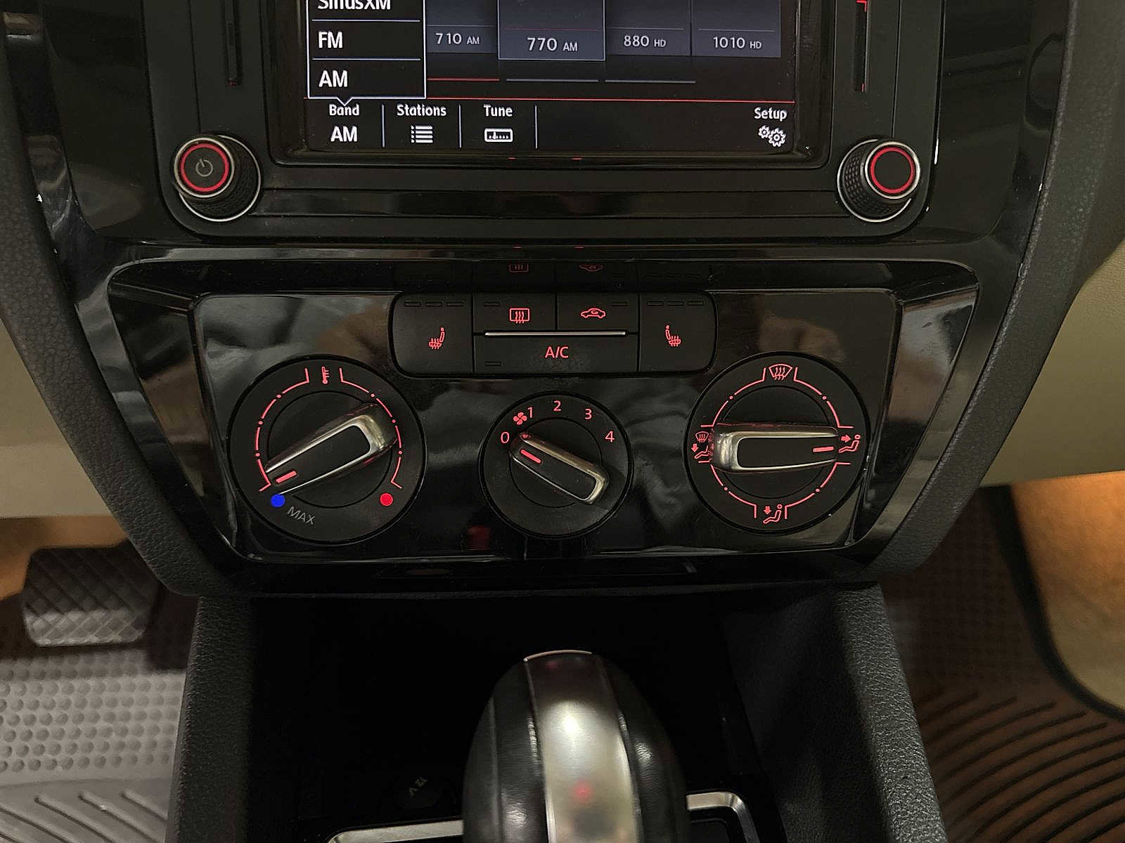 Used 2016 Volkswagen Jetta SEL w/ Lighting Package image 22