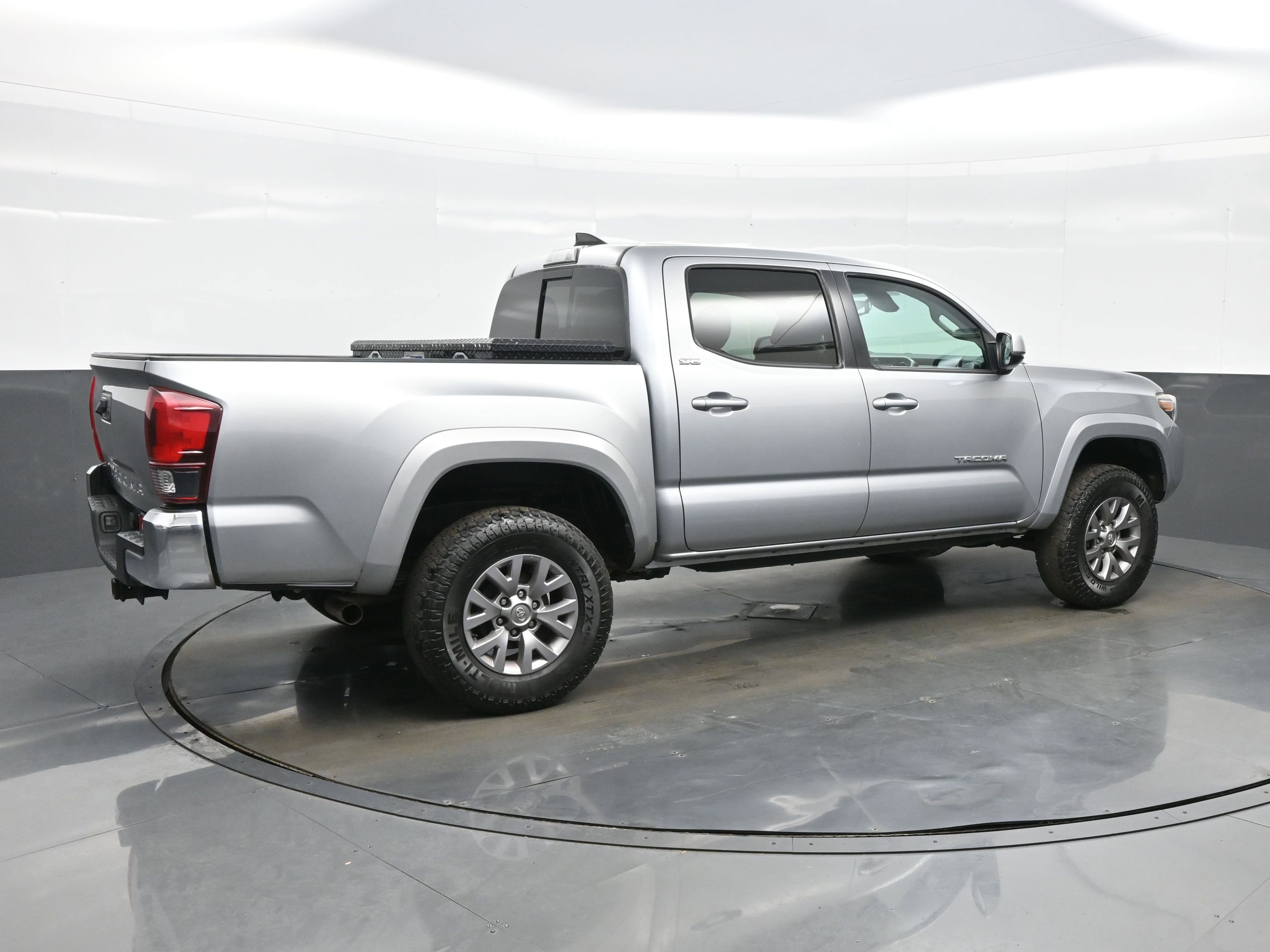 Used 2019 Toyota Tacoma SR5 AWD/4WD image 6