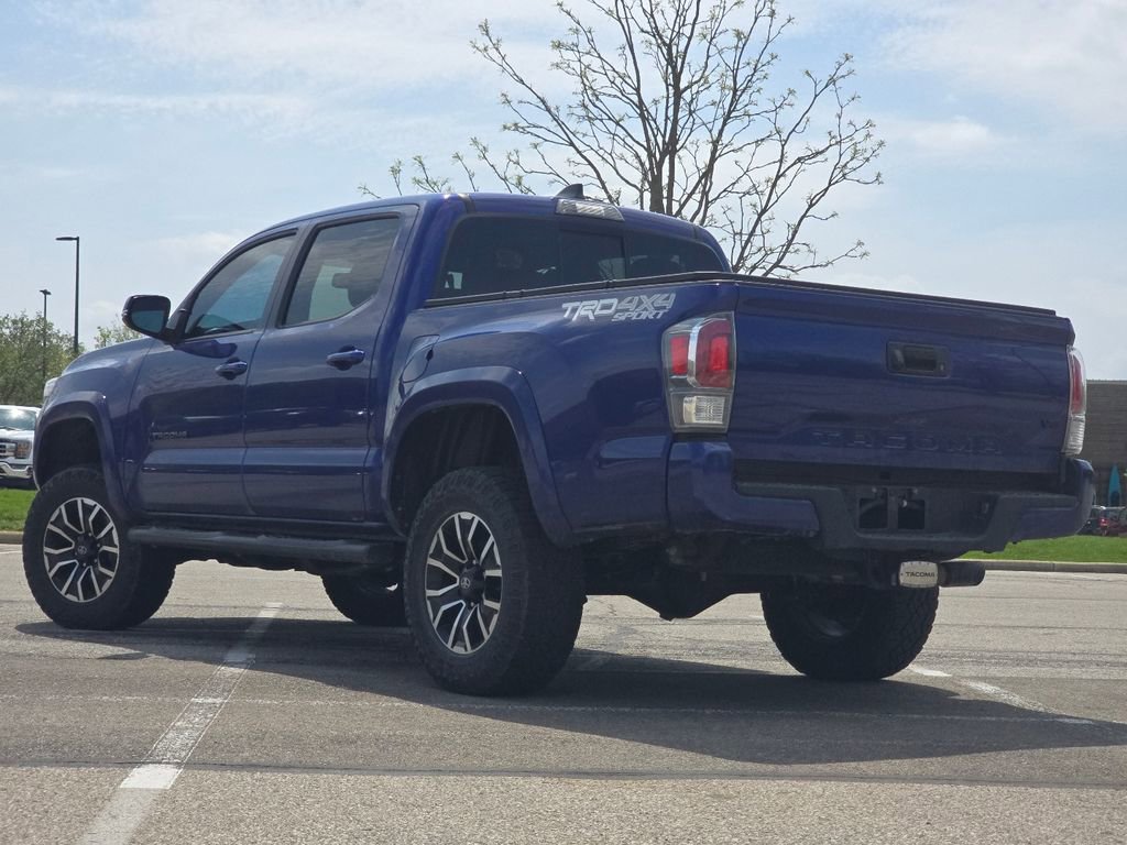 Used 2022 Toyota Tacoma TRD Sport AWD/4WD image 11