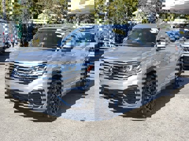 Used 2022 Volkswagen Atlas Cross Sport SEL R-Line image 3