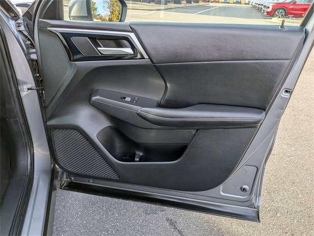 Used 2022 Mitsubishi Outlander SE image 32