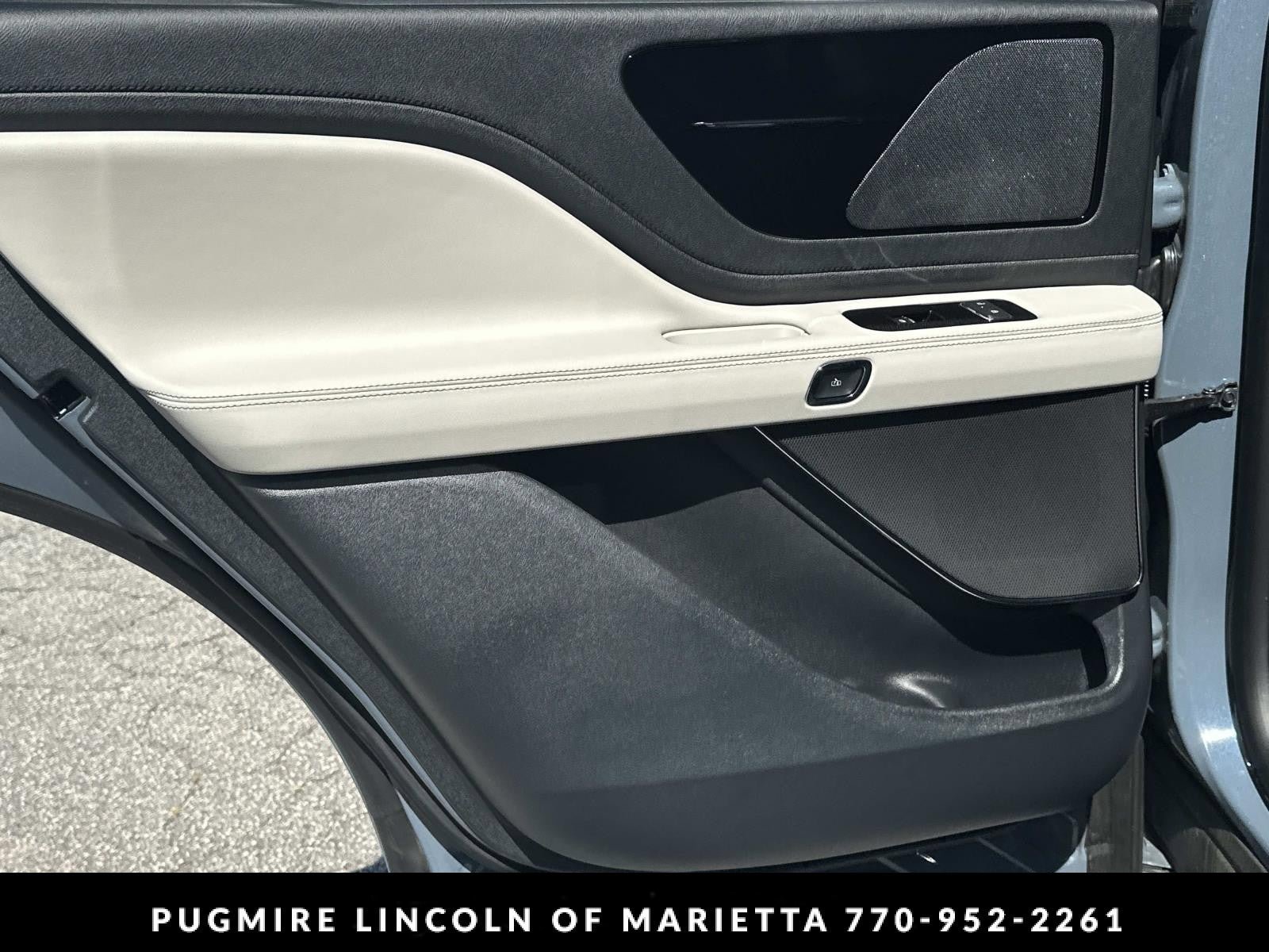 New 2026 Lincoln Aviator AWD image 21