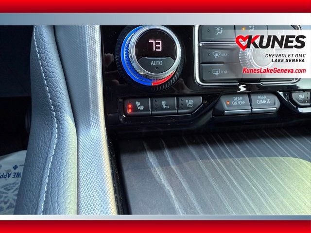 Used 2022 GMC Yukon Denali w/ Denali Premium Package image 37