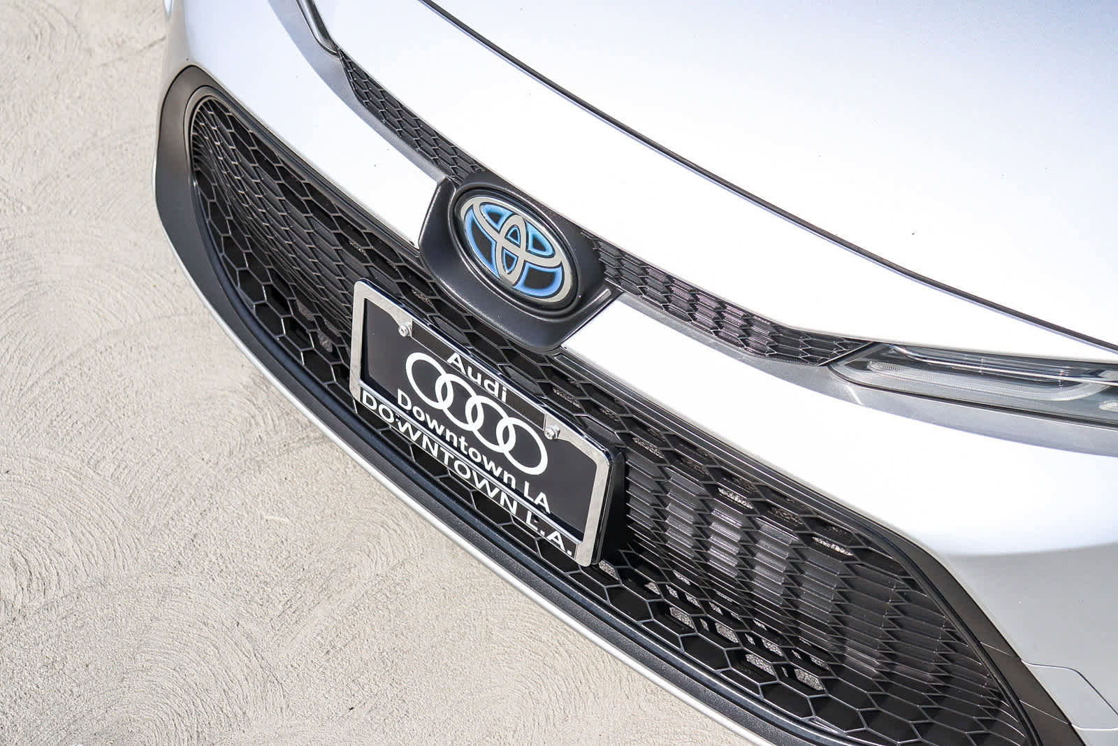 Used 2021 Toyota Corolla LE image 8