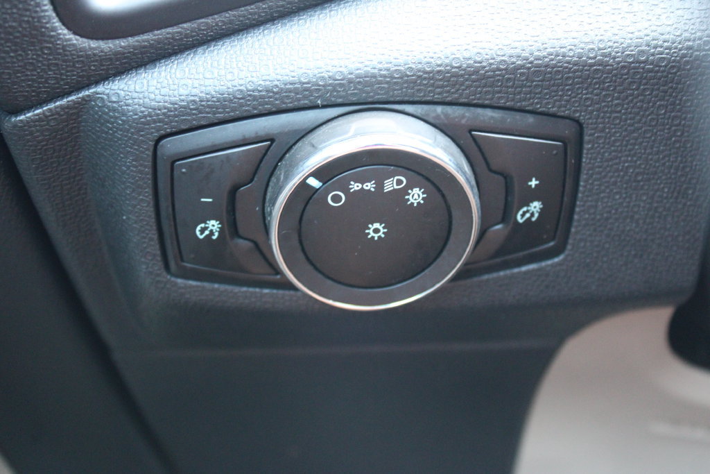 Used 2020 Ford EcoSport S FWD image 36