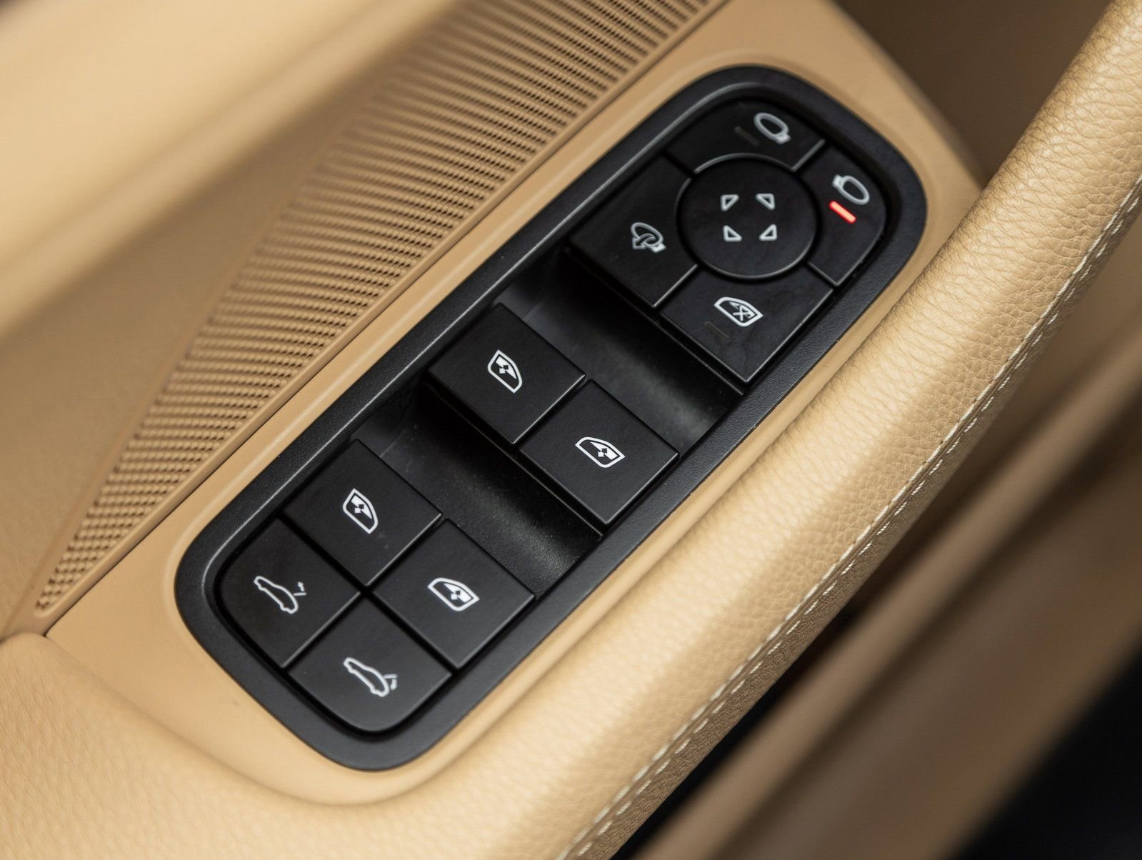 Certified 2023 Porsche Panamera 4 Platinum Edition image 19