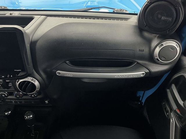 Used 2018 Jeep Wrangler Unlimited Sahara w/ Connectivity Group image 20