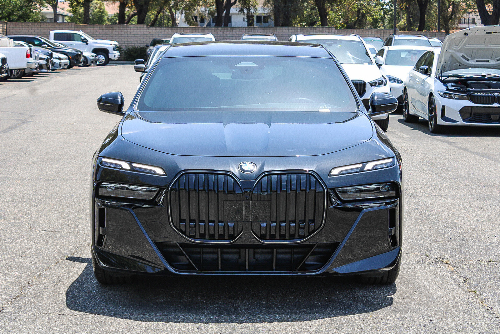 Certified 2025 BMW 740i w/ Premium Package RWD image 2