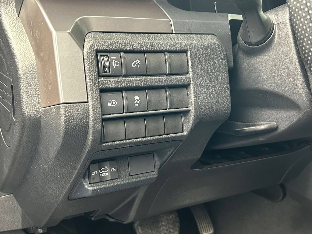 Used 2025 Toyota Tacoma SR5 RWD image 46