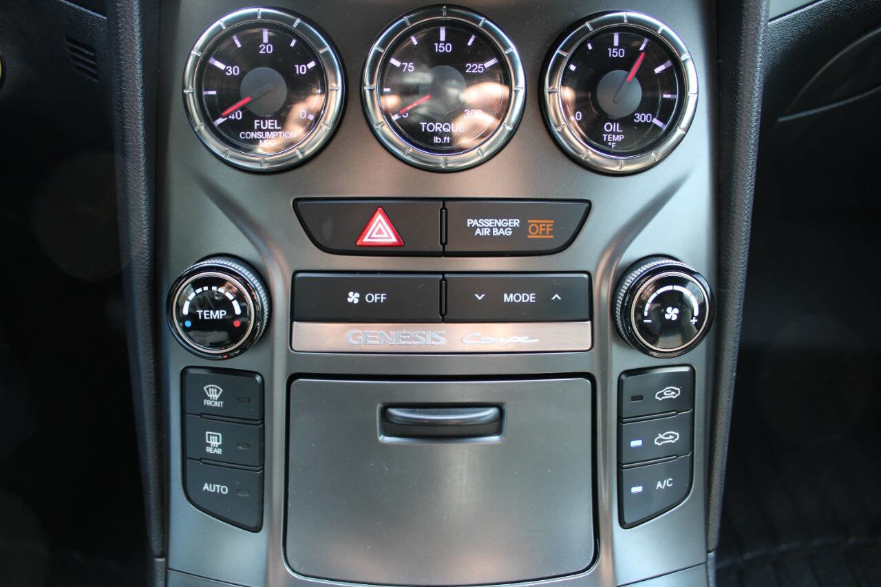 Used 2015 Hyundai Genesis 3.8 RWD image 35