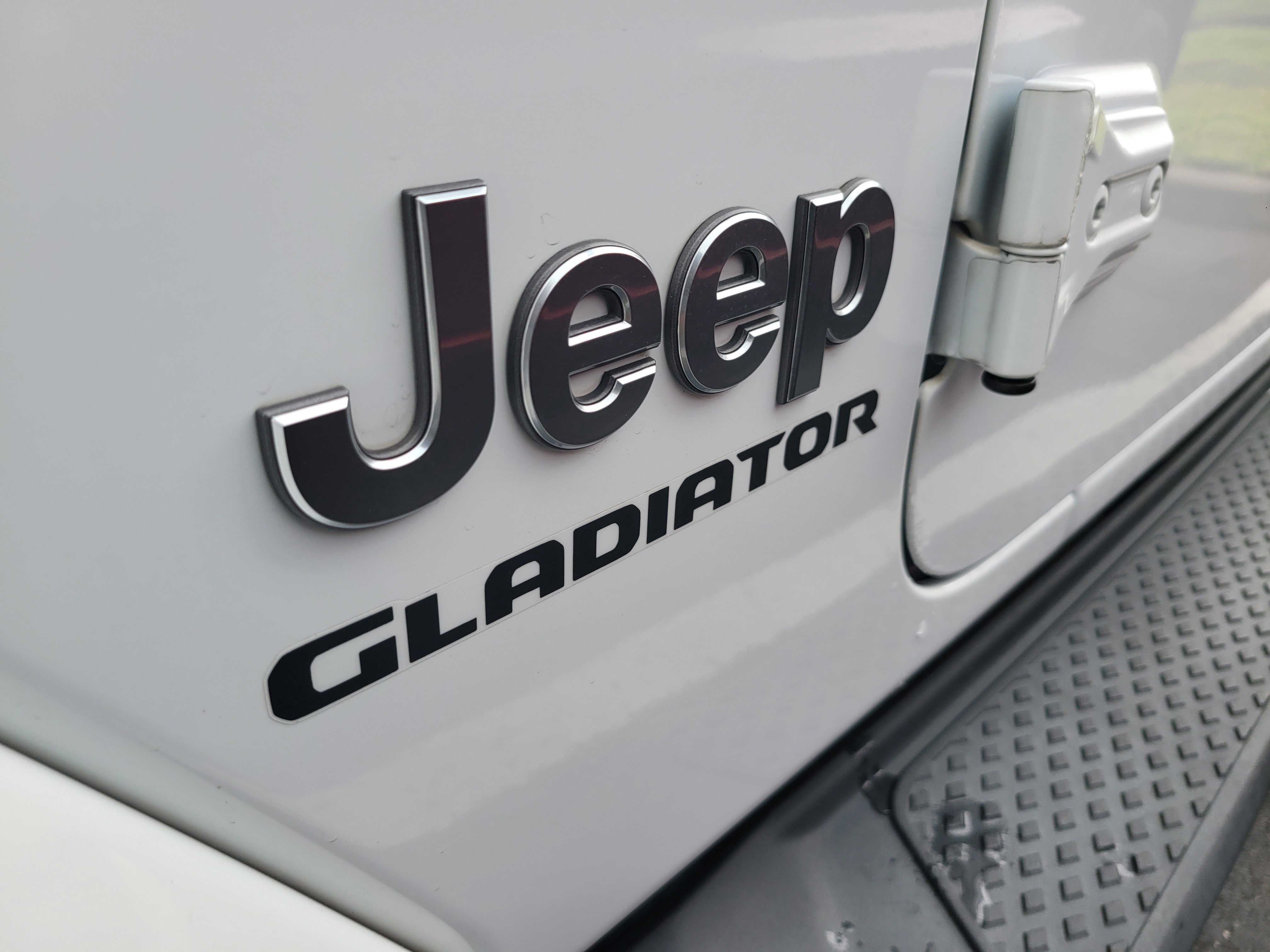 Used 2021 Jeep Gladiator Overland AWD/4WD image 9