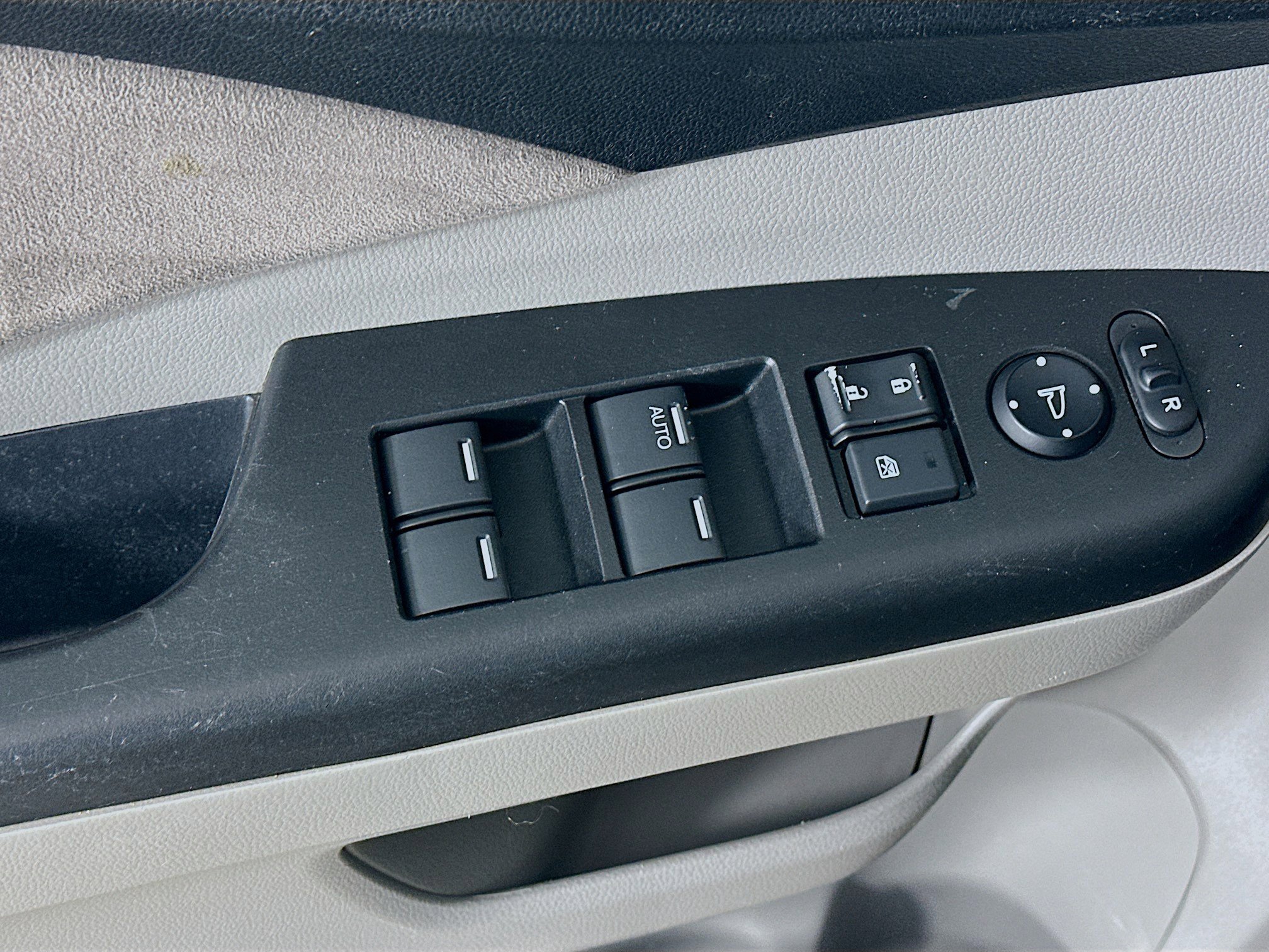 Used 2012 Honda CR-V EX image 16