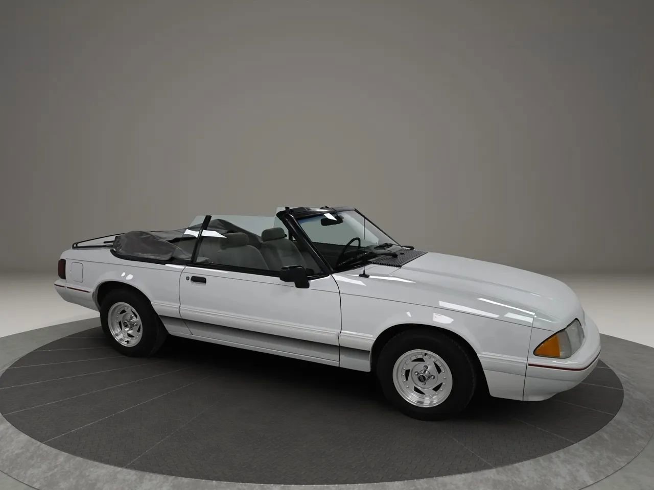 Used 1992 Ford Mustang LX image 25