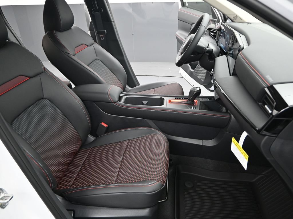New 2026 Nissan Kicks SR w/ Cold Weather Package FWD image 26
