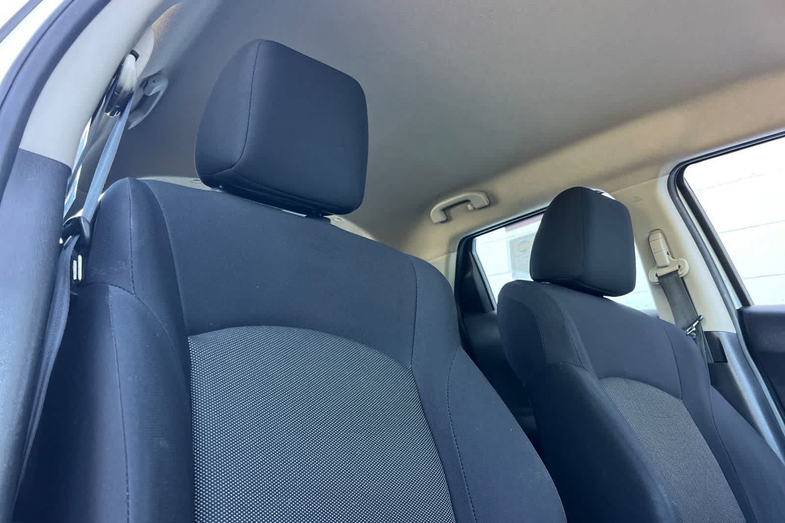 Used 2013 Nissan Juke S FWD image 19