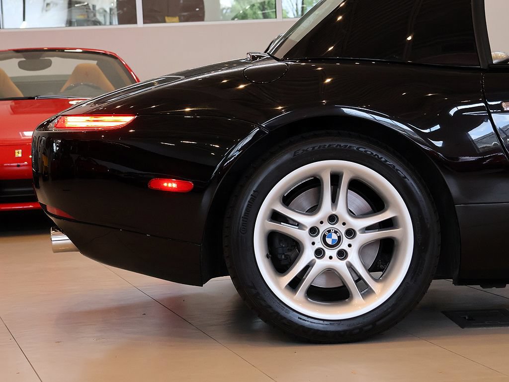 Used 2001 BMW Z8 RWD image 22