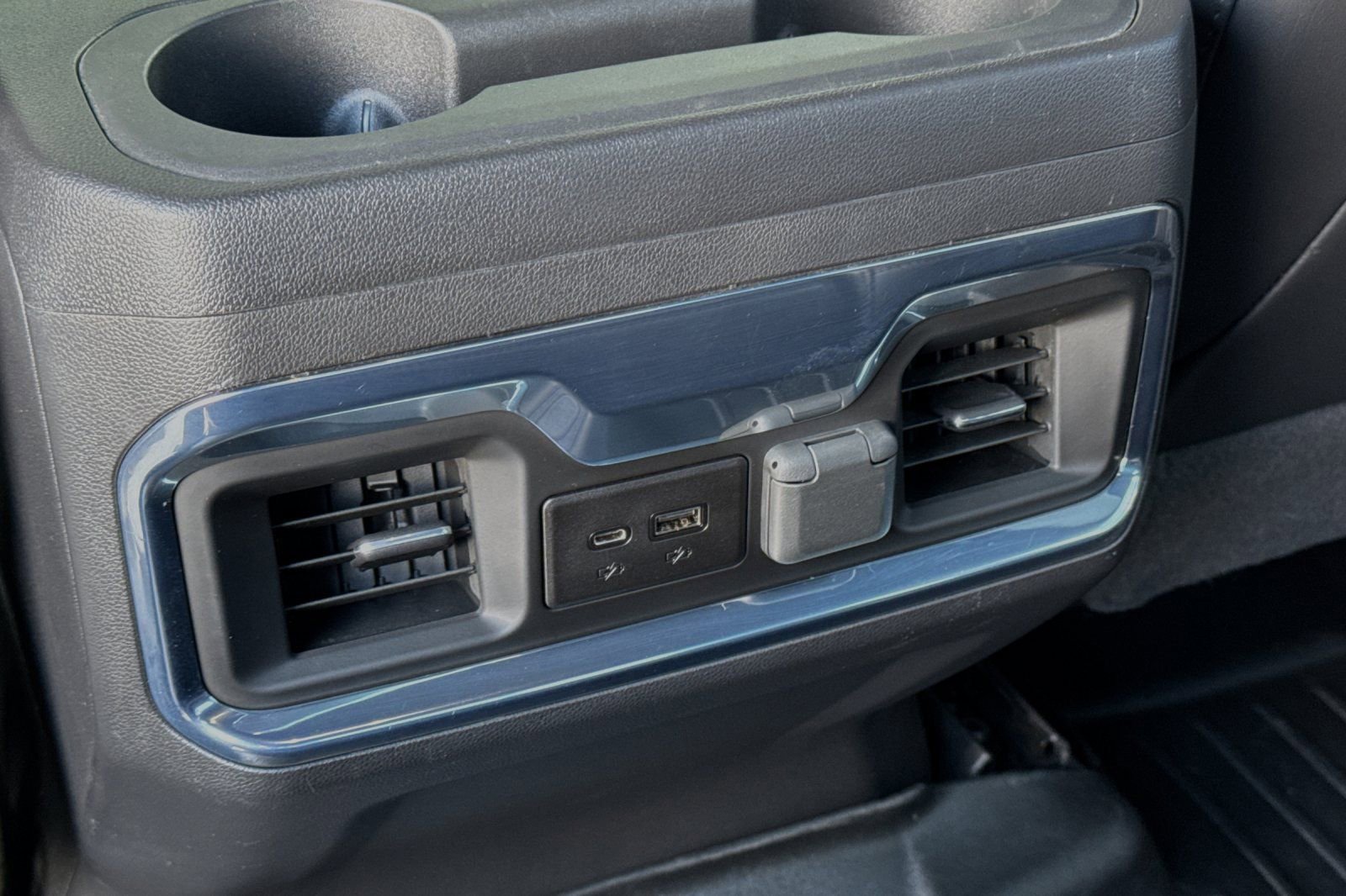 Used 2022 Chevrolet Silverado 1500 High Country w/ Z71 Off-Road Package AWD/4WD image 43