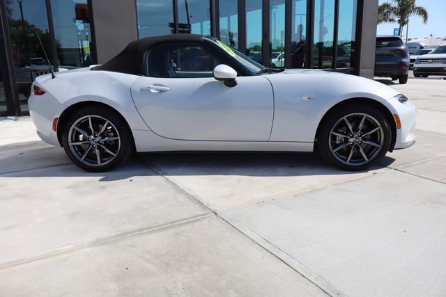 Used 2016 MAZDA MX-5 Miata Grand Touring image 2