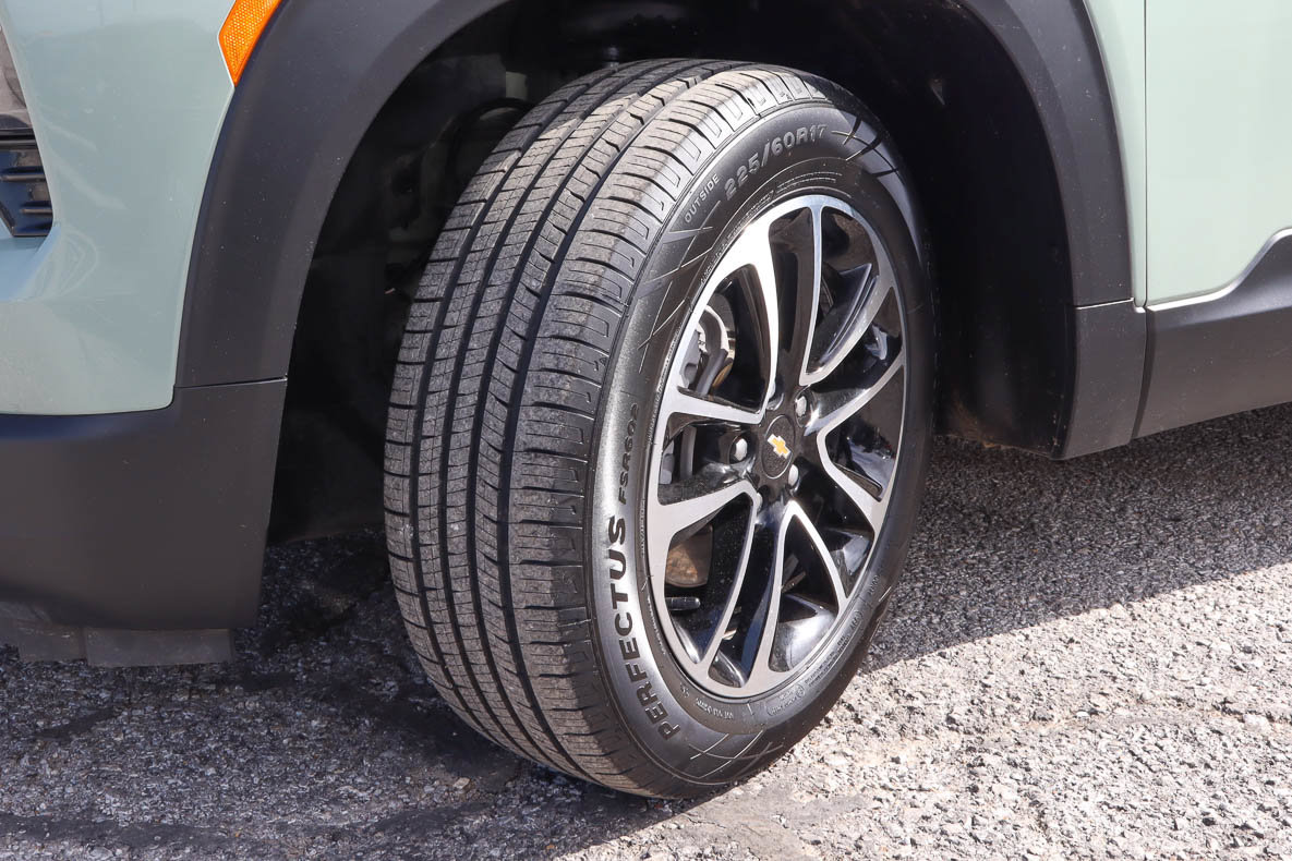 Used 2025 Chevrolet TrailBlazer LT AWD/4WD image 17