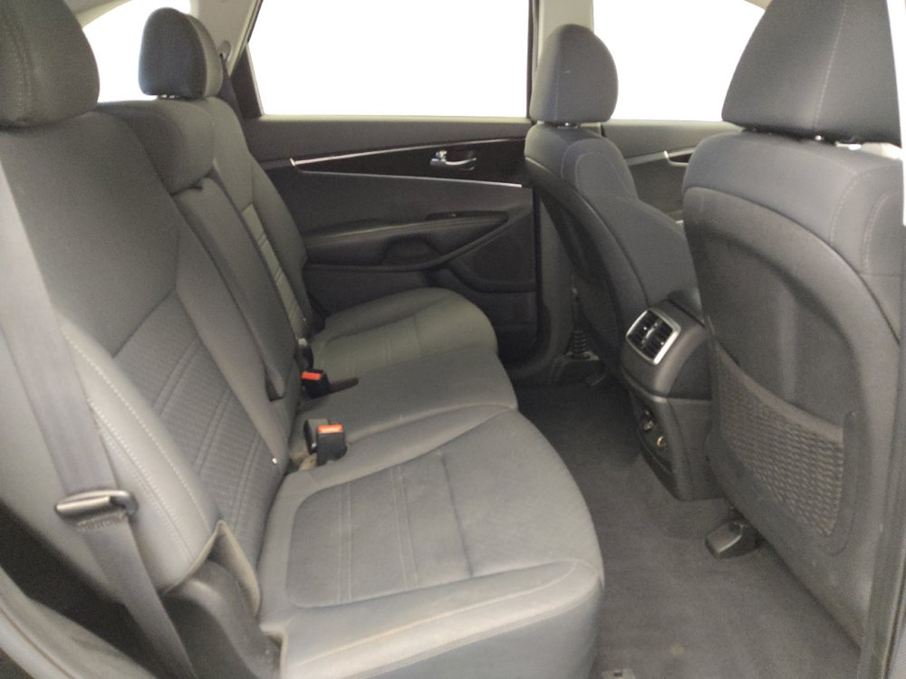 Used 2020 Kia Sorento LX AWD/4WD image 19