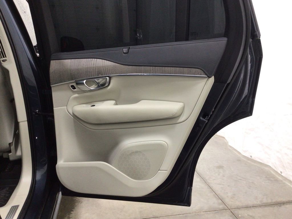Used 2021 Volvo XC90 T6 Inscription w/ Advanced Package image 32