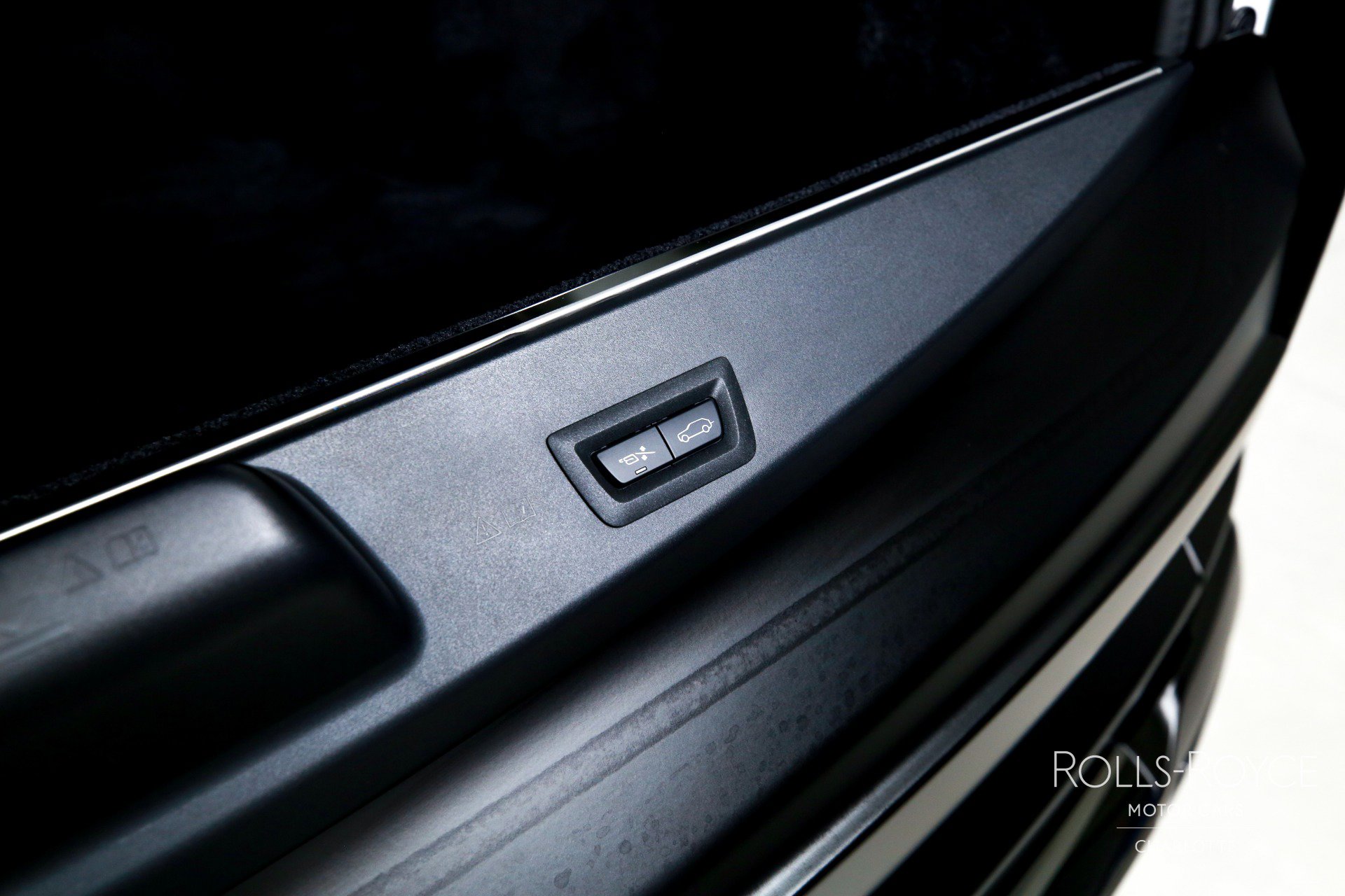 Certified 2025 Rolls-Royce Cullinan Black Badge image 24