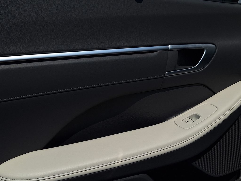 Certified 2025 Hyundai Sonata Limited FWD image 13