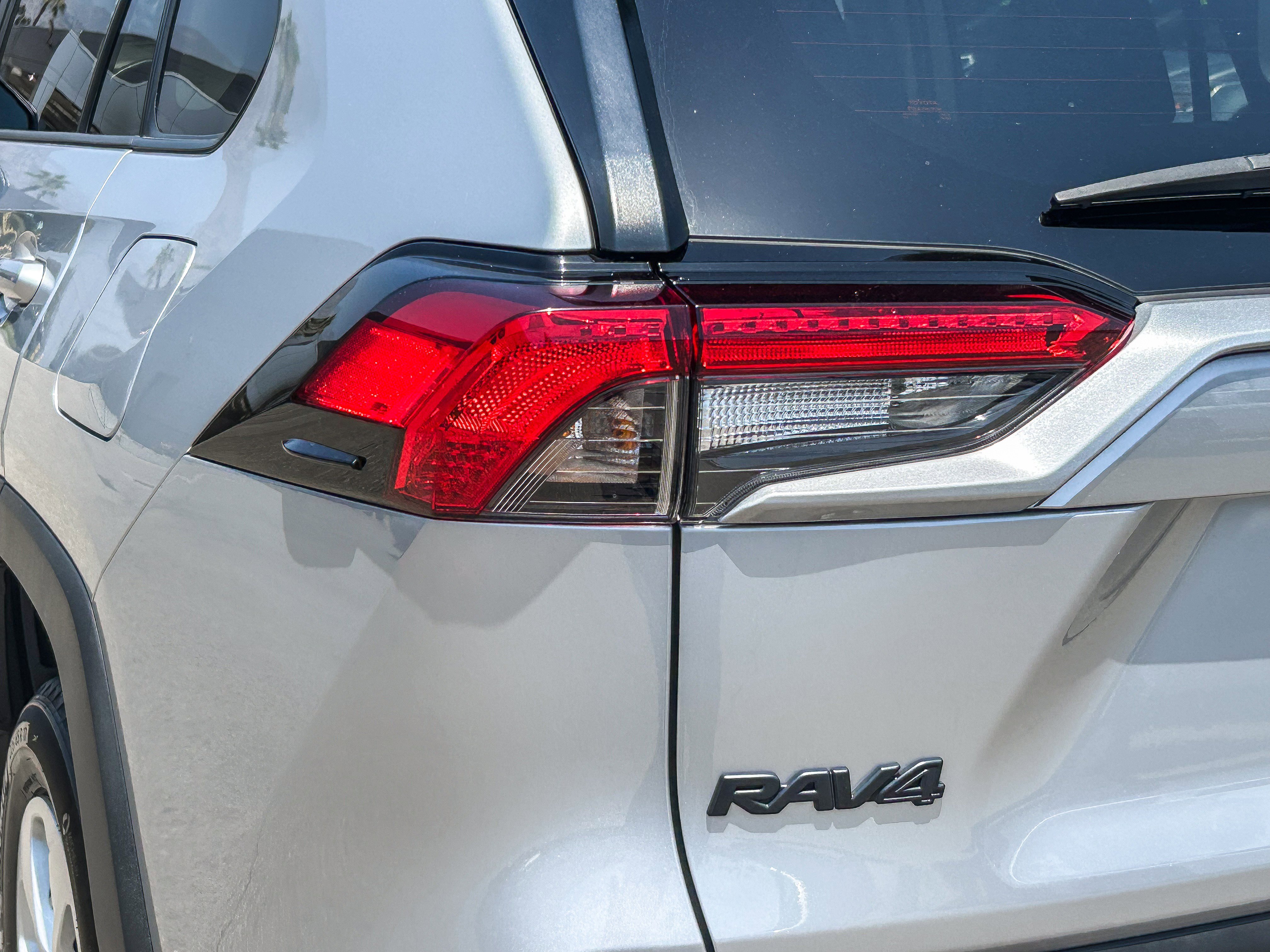 Used 2023 Toyota RAV4 LE AWD/4WD image 9