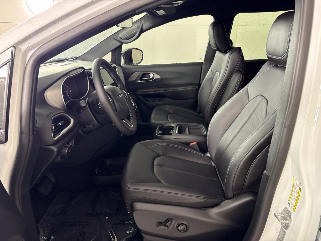 New 2027 Chrysler Pacifica LX FWD image 27