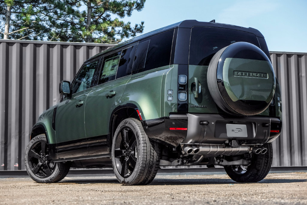 New 2026 Land Rover Defender 110 X-Dynamic SE AWD/4WD image 2