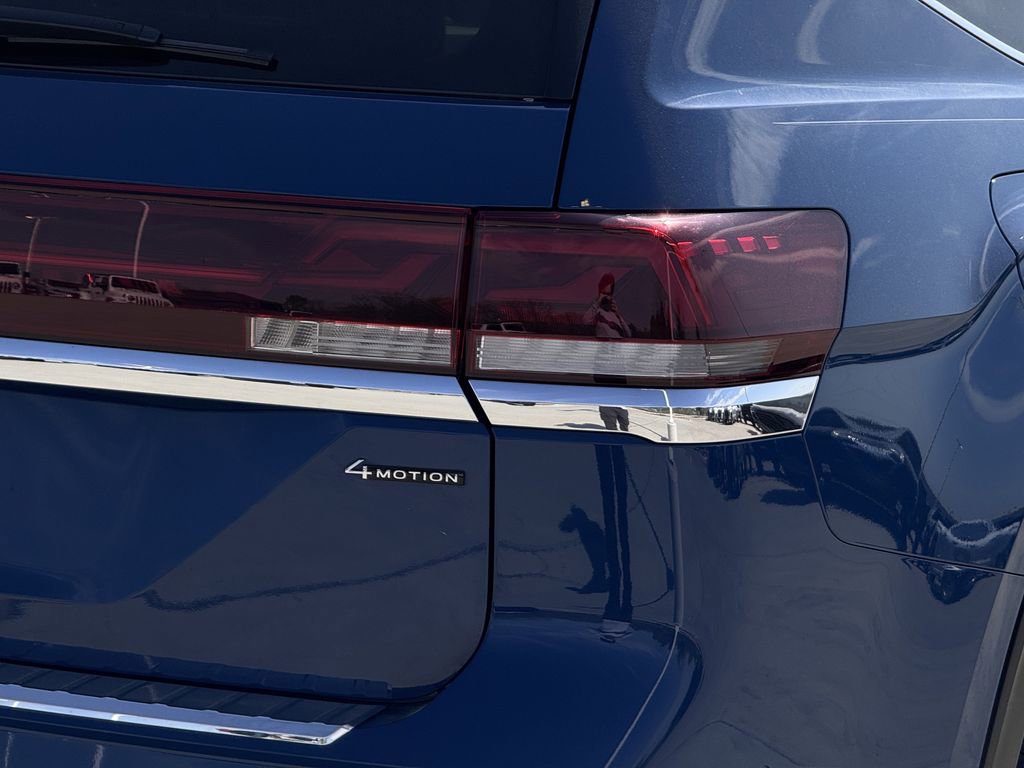 Used 2025 Volkswagen Atlas SEL Premium R-Line image 12