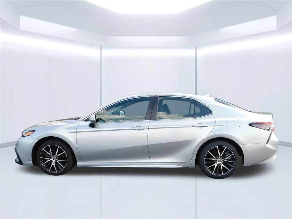 Used 2023 Toyota Camry SE FWD image 6