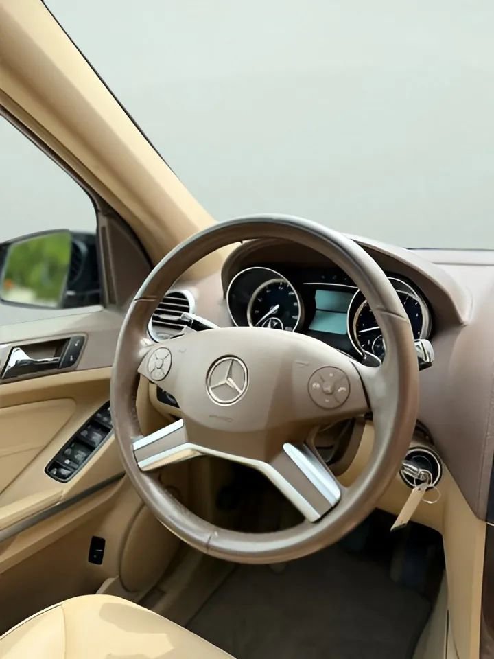 Used 2012 Mercedes-Benz GL 450 4MATIC image 33
