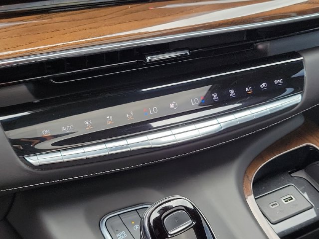 Used 2023 Cadillac Escalade Sport Platinum AWD/4WD image 32