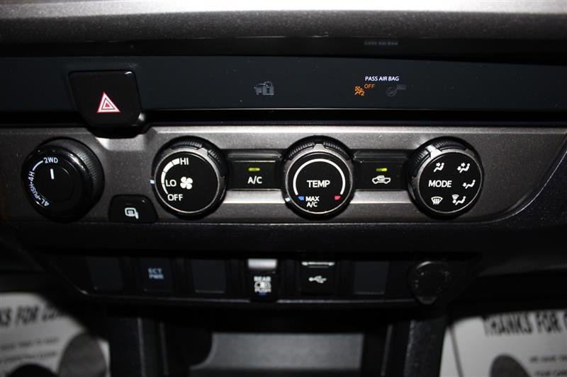 Used 2020 Toyota Tacoma SR5 AWD/4WD image 20