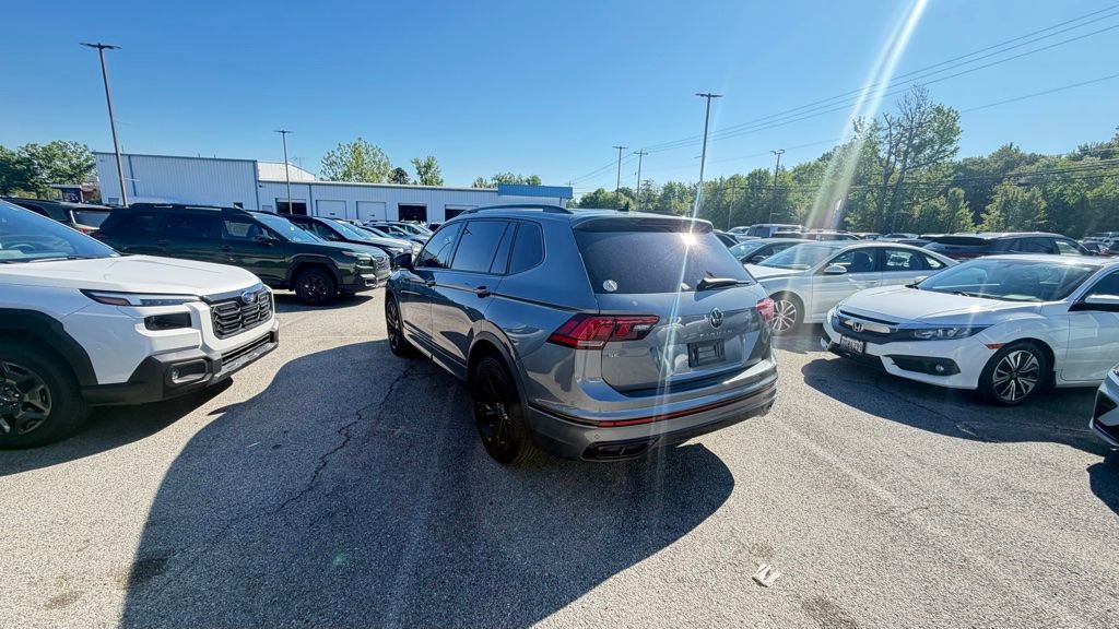 Used 2023 Volkswagen Tiguan SE R-Line FWD image 5