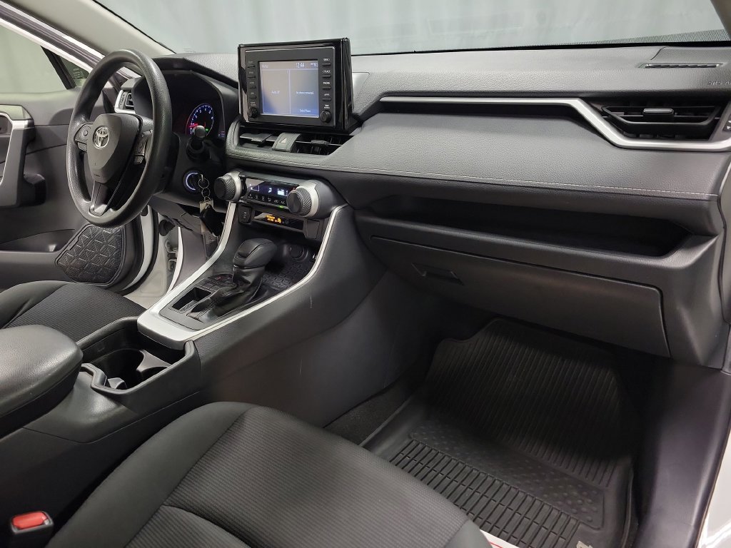 Used 2019 Toyota RAV4 LE w/ All Weather Liner Package FWD image 33